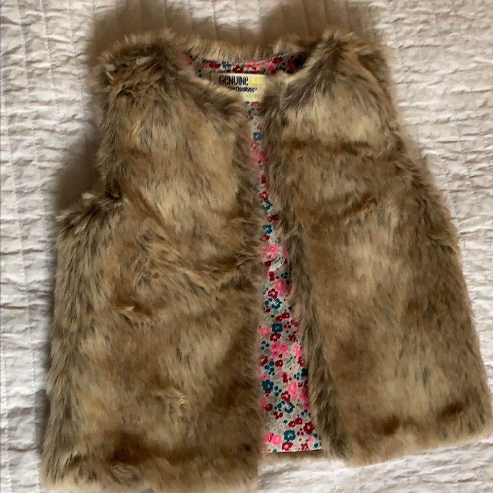 Genuine Kids Oshkosh faux fur vest - 4T/5T